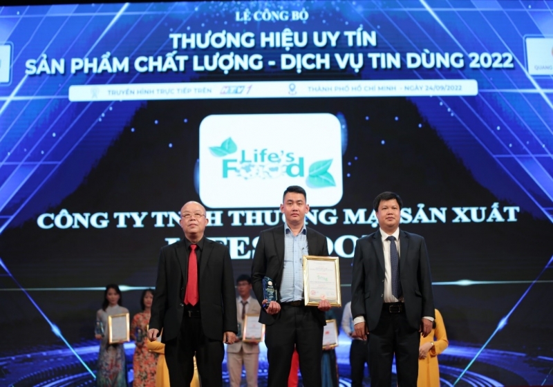 cong ty tnhh tm sx lifes food vinh du don nhan danh hieu top 10 thuong hieu uy tin san pham chat luong dich vu tin dung 2022