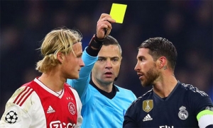 ramos bi cam hai tran o champions league vi toi co tinh nhan the