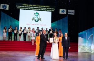 cong ty tnhh tm dv sx thanh quan vinh du nhan top 10 thuong hieu dan dau nam 2018