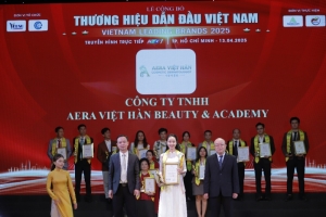 aera viet han vinh du nhan giai thuong   top 10 thuong hieu dan dau viet nam 2025