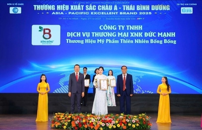 my pham thien nhien bong bong va hanh trinh phat trien san pham cham soc da tu macca