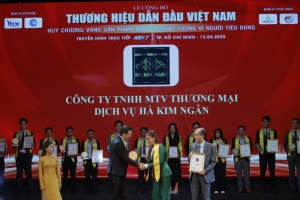 ha kim ngan   tu hao toa sang voi danh hieu huy chuong vang san pham   dich vu chat luong vi nguoi tieu dung 2025