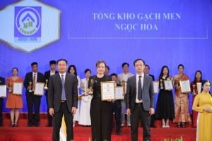 ngoc hoa ceramic vinh du don nhan giai thuong top 10 thuong hieu xuat sac chau a 2024