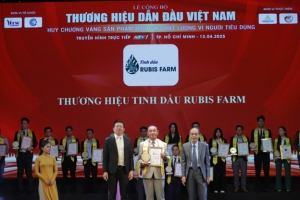 thuong hieu tinh dau rubis farm vinh danh nhan huy chuong vang san pham dich vu chat luong vi nguoi tieu dung   2025